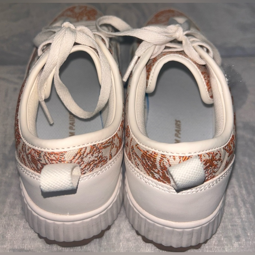 Boho, shabby chic, Pre-owned, Dream Pairs, platform walking shoe. - Picture 3 of 7
